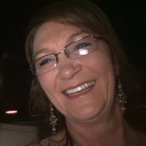 Meet your Posher, Deborah